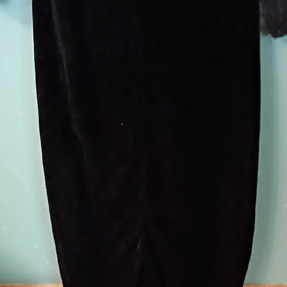 🖤 Kids Size Medium 8-10 Witch Costume with Hat - Black and Gold